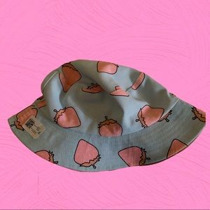 Strawberries in the Sky Bucket Hat 🍓🌤